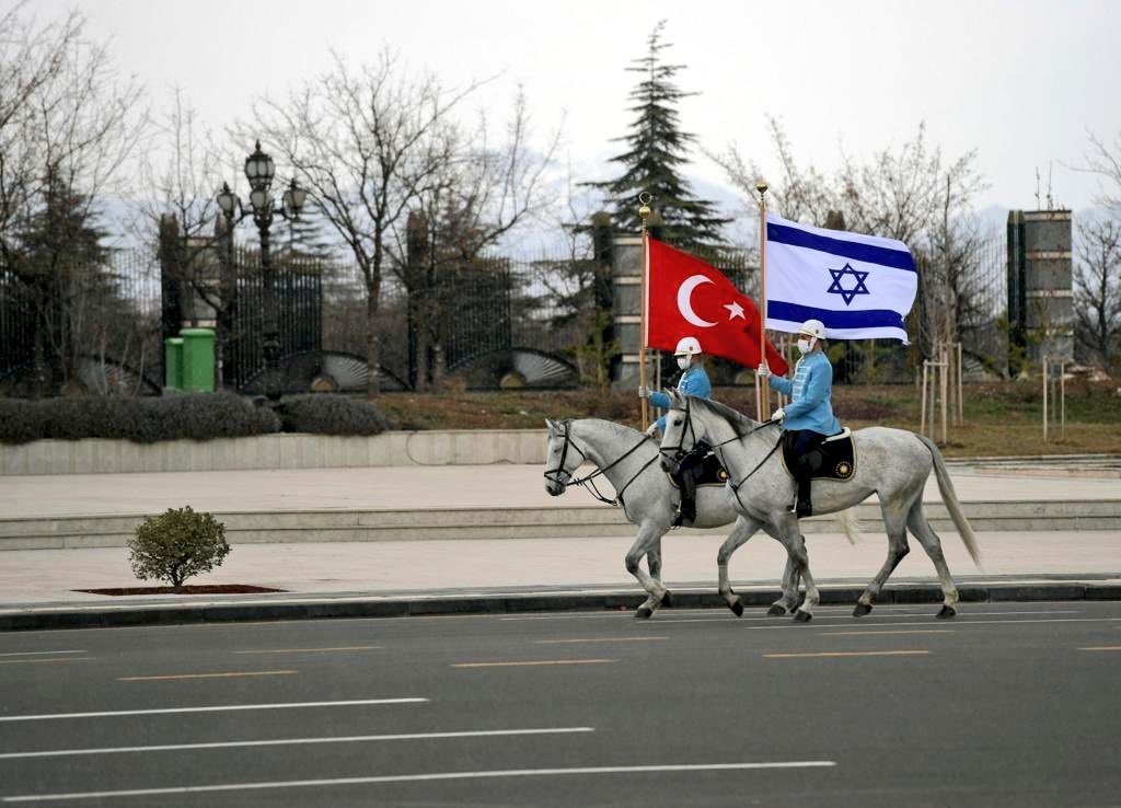 أنصار أردوغان والتطبيع: لقد فعلها، لكنه طيّب !