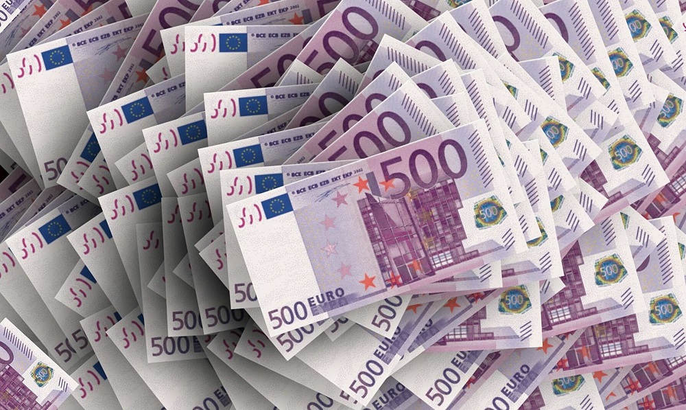 عمال مغاربة يطالبون مليلية بـ100 مليون أورو