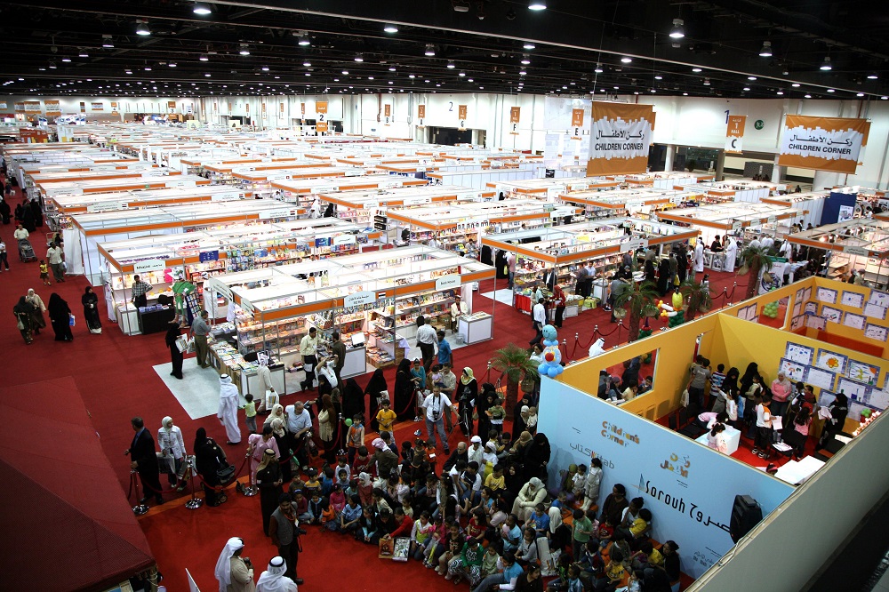 كيف نجحت الإمارات في تحويل معارض الكتب إلى قبلةٍ للجميع؟