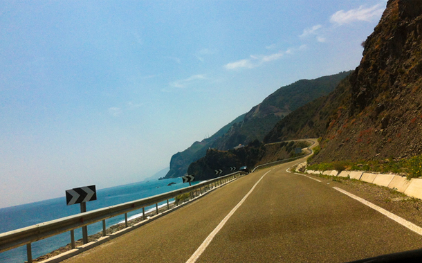  المجلس الإقليمي للحسيمة يخصص 6 ملايين درهم لتهيئة مسالك طرقية 