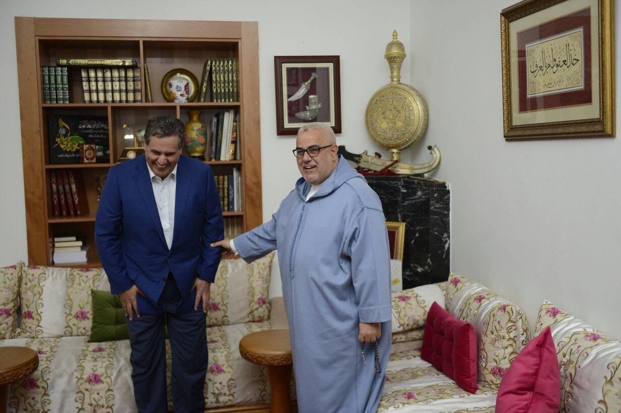  هكذا مُسختْ 200 درهم إلى 100 درهم بين زمنيْ بنكيران وأخنوش! 