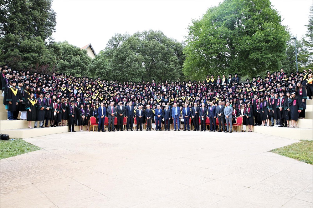 جامعة الأخوين تحتفي بخرّيجي ثلاثة أفواج