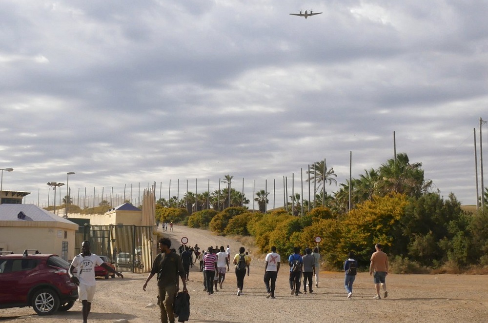 ألباريس: يستحيل التحكم في تدفقات الهجرة غير الشرعية دون تعاون المغرب