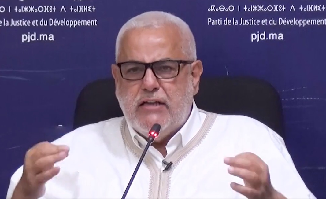 بنكيران: إسقاط الحكومة بيد الملك وليس الهاشتاغ