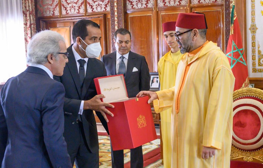 والي بنك المغرب: المناخ الدولي الصعب يحتم على السلطات تحفيز المستثمرين