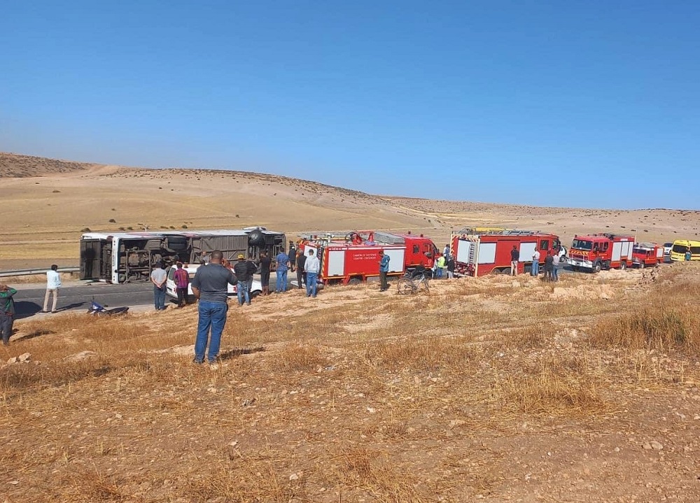 15 قتيلا في حادثة انقلاب حافلة بين بني ملال وخريبكة