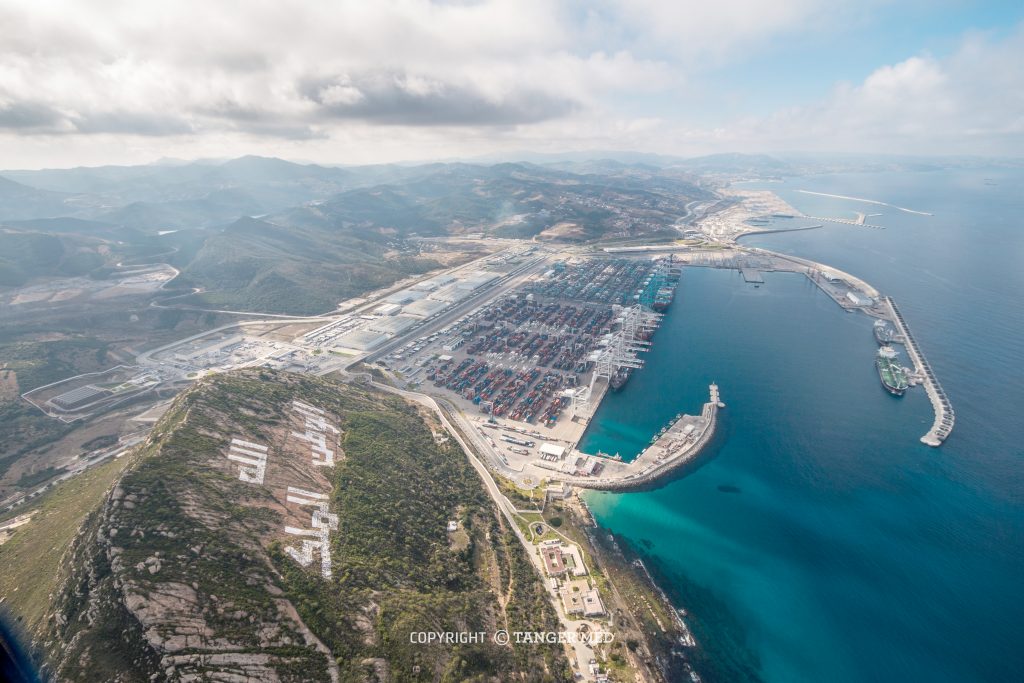ميناء طنجة المتوسط يحقق رقم معاملات بقيمة 100 مليار و630 مليون سنتيم