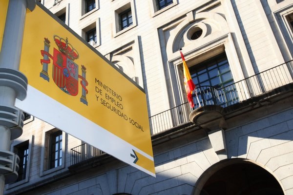  عدد المغاربة المنخرطين في الضمان الاجتماعي بإسبانيا يقارب 285 ألف شخص 