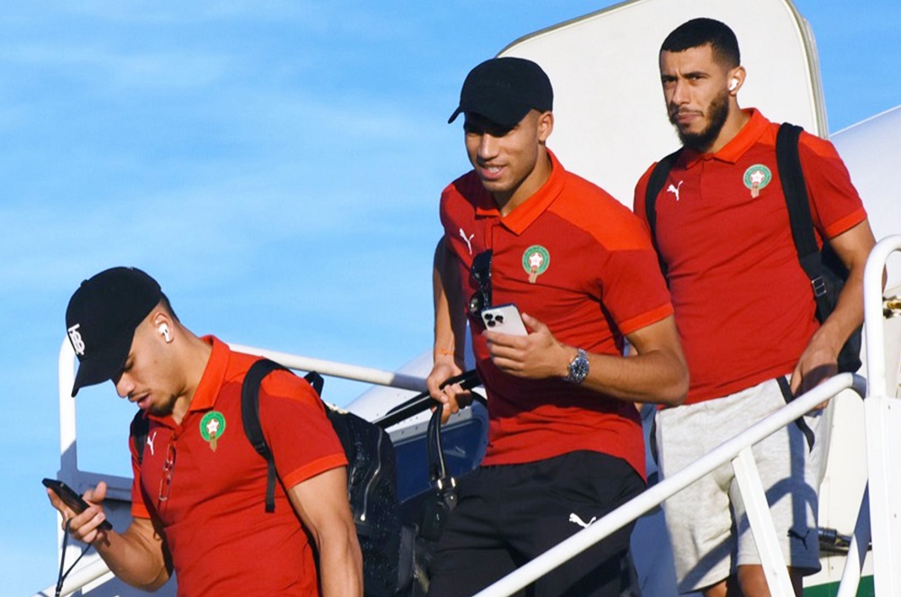 طائرة المنتخب الوطني تنزل في طنجة اضطراريا