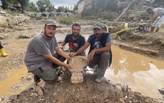   اكتشاف ساعة شمسية تعود إلى العهد الروماني 