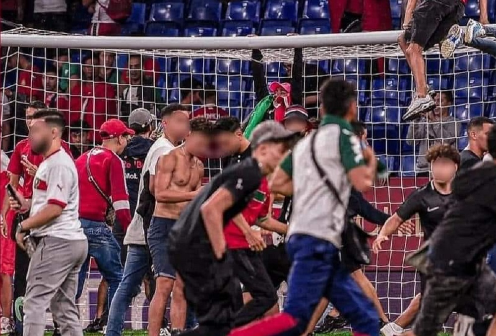 إشبيلية.. حالة استنفار أمني بعد فوضى الجماهير عقب مباراة الأسود