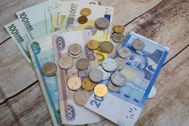  ارتفاع الدرهم مقابل الدولار بنسبة 0,98 في المائة 