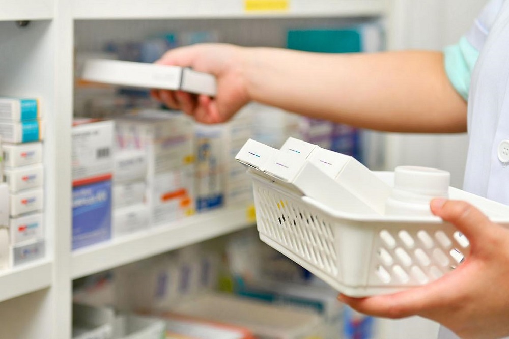 وزارة الصحة تتجه نحو خفض جميع أثمنة الأدوية والمستلزمات الطبية