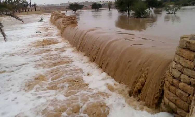 تحذيرات من طقس عاصف وسيول مفاجئة بالمغرب