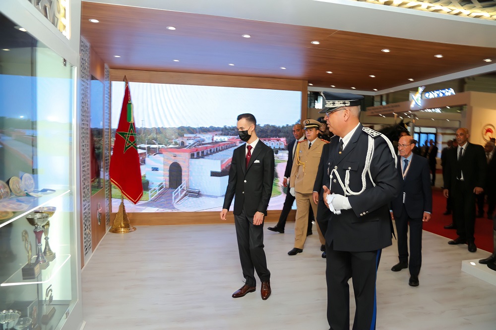 ولي العهد يزور رواق مديرية الأمن بمعرض الفرس بالجديدة