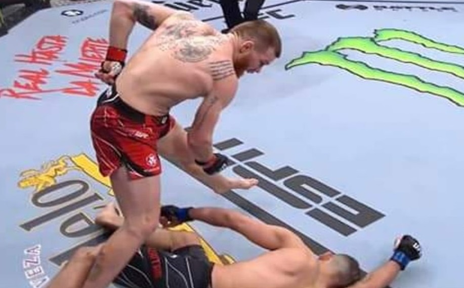 عثمان أبو زعيتر يسقط بالضربة القاضية أمام الأمريكي فريفولا