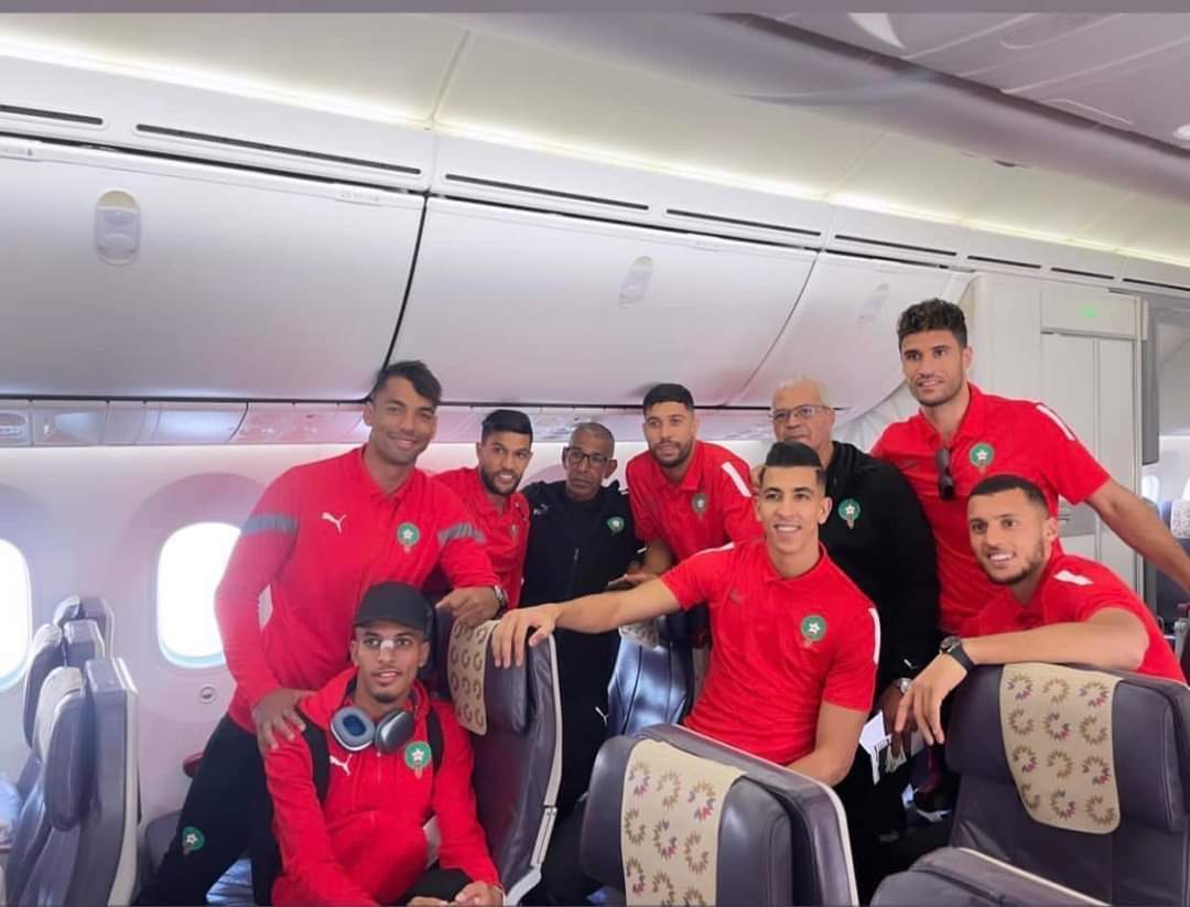 بعثة المنتخب الوطني لكرة القدم تصل إلى الدوحة