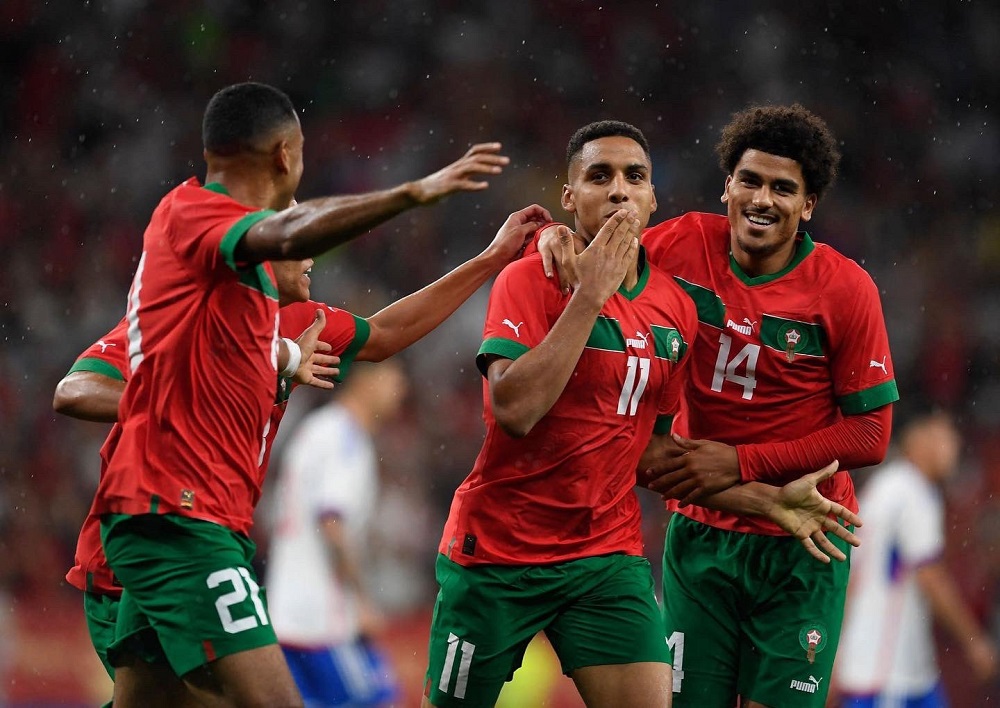  صامويل إيتو يرشح المغرب والكاميرون للعب نهائي مونديال قطر 