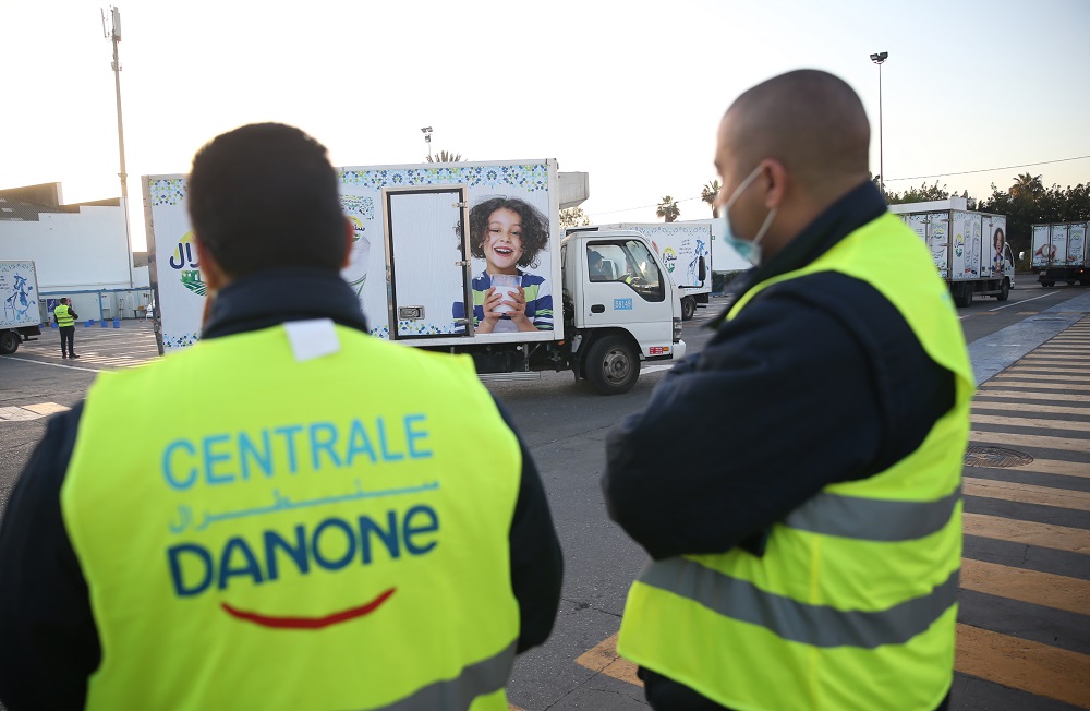 الحكومة توضح بخصوص نقص مادة الحليب وارتفاع أسعارها