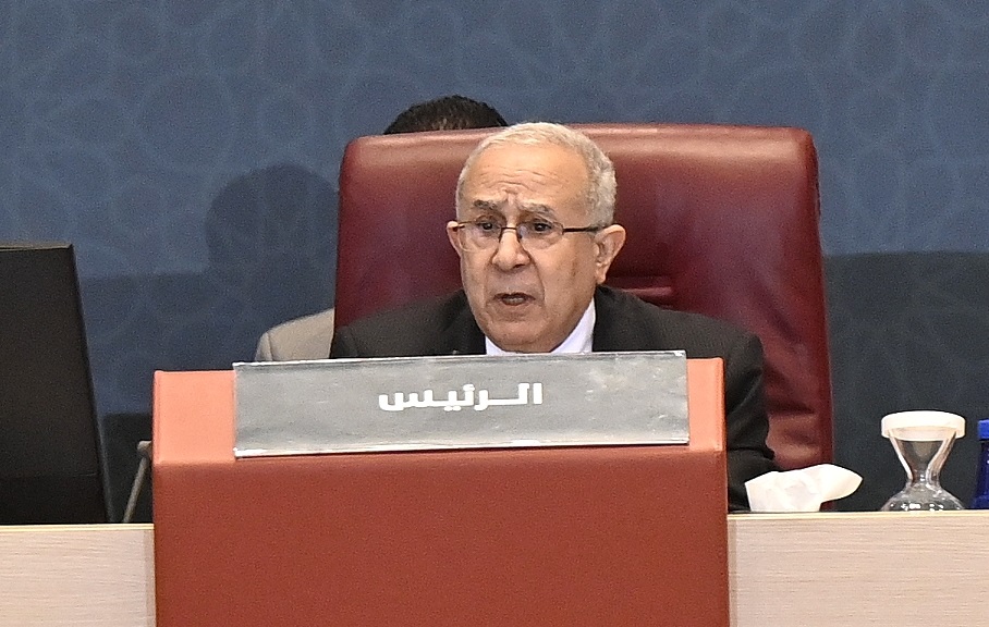 العمامرة: كنا نعتقد أن جلالة الملك سيشارك شخصيا في القمة