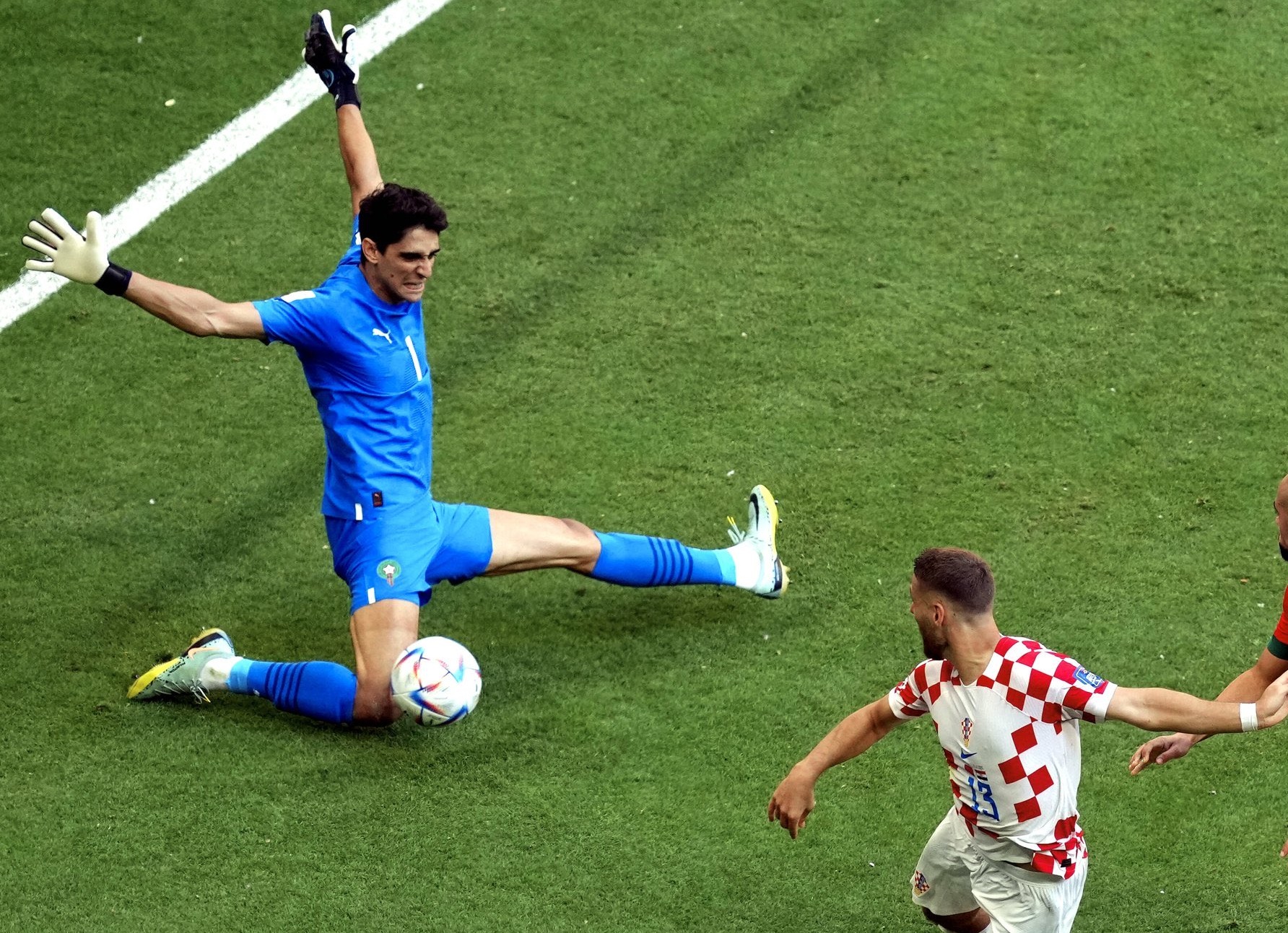  إعلام إسباني: تصدي بونو يضعه في قائمة أفضل حراس المونديال 