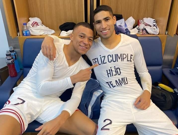 حقيقة مغادرة حكيمي لباريس سان جيرمان