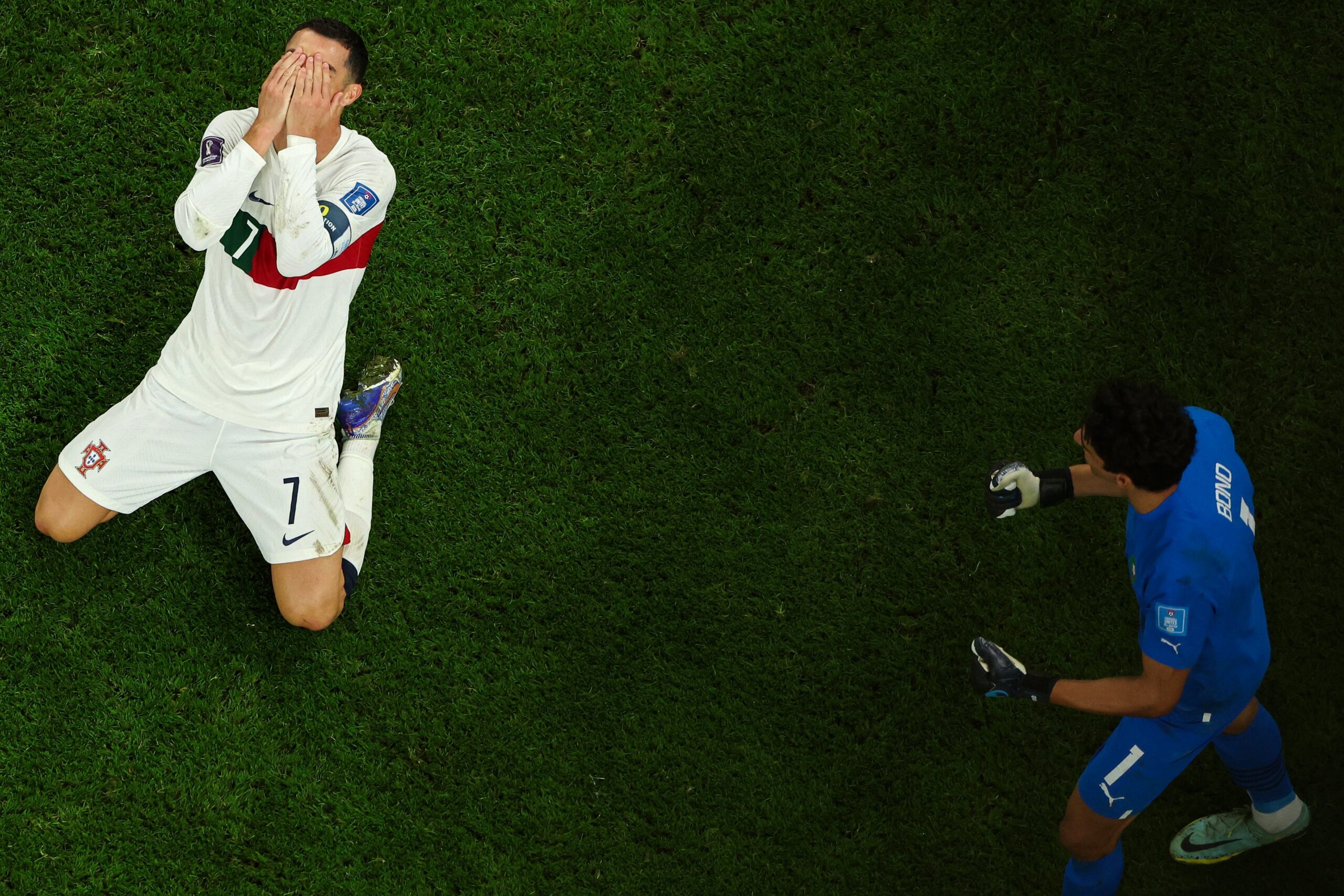 كريستيانو يخرج عن صمته بعد الإقصاء أمام المغرب