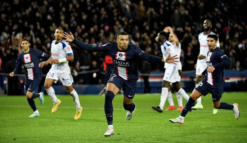 مبابي يقود باريس سان جيرمان للفوز على ستراسبورغ