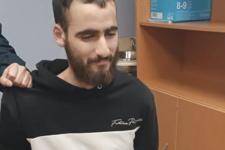  يرجح أنه من أصول مغربية.. مهاجم يقتل قسا ويجرح آخرين بالجزيرة الخضراء 