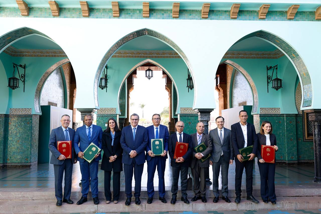 فتحَ آفاق الارتقاء المهني.. توقيع اتفاق تاريخي بين الحكومة والنقابات التعليمية