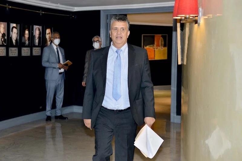 بين بايتاس ووهبي.. مضت الساعات وخرست الألسن !