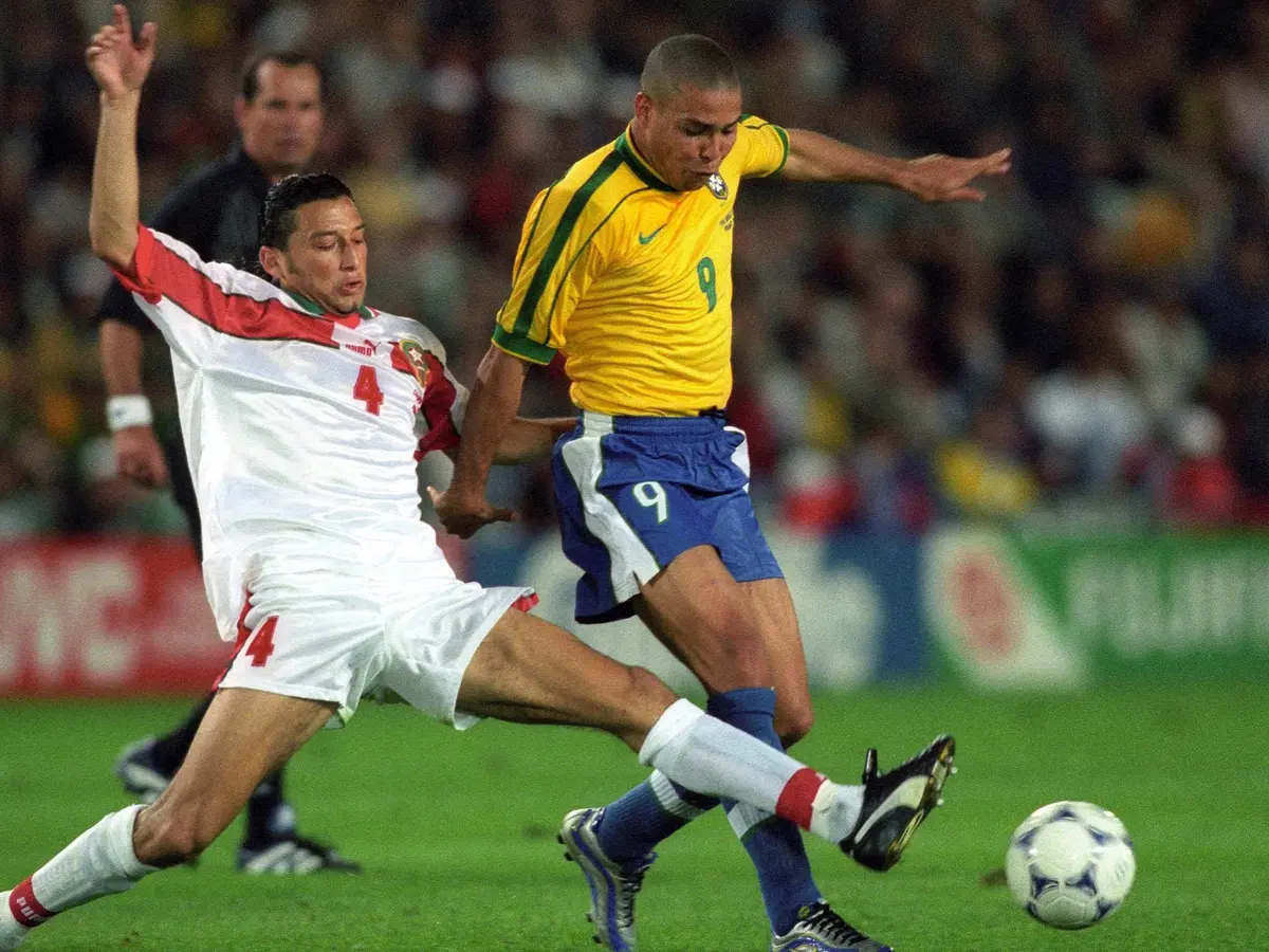 لم ينهزموا في أية مباراة ضد فريق عربي.. هل يغير منتخب المغرب المعادلة أمام راقصي السامبا؟