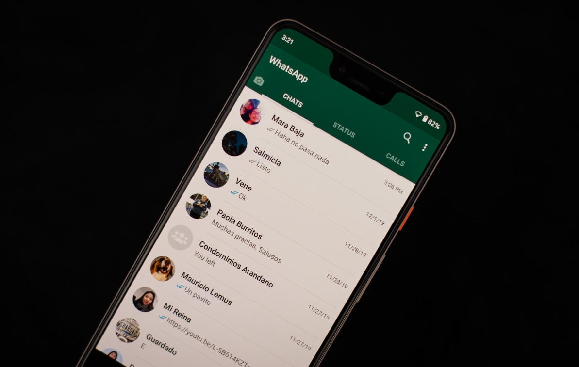 ميزة جديدة على واتساب تجنبك حرج مغادرة مجموعات الدردشة