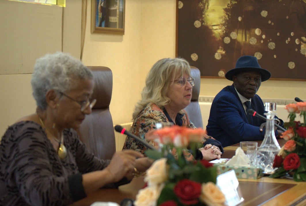 الكاتبة الملغاشية ميشيل راكوتوسون تستعرض تجربتها الإنسانية والأدبية في ضيافة أكاديمية المملكة