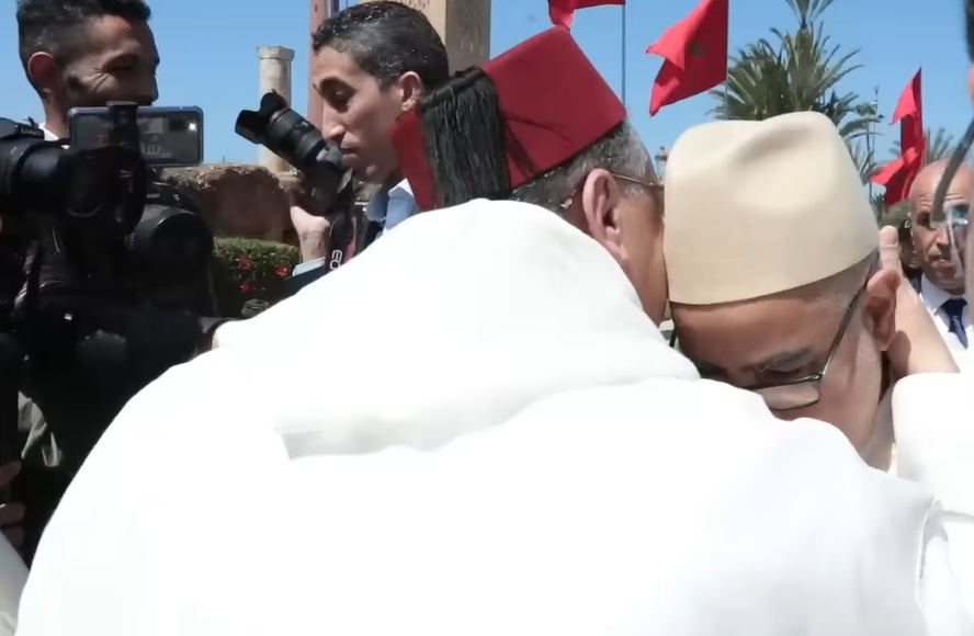 وهبي وبنكيران.. لا تمسك برأسي!