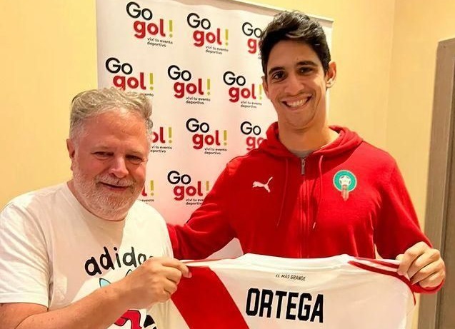  بونو وحلم اللعب لريفر بليت 