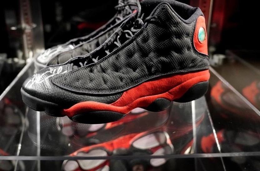  بيع حذاء رياضي برقم قياسي بلغ 2.2 مليوني دولار 