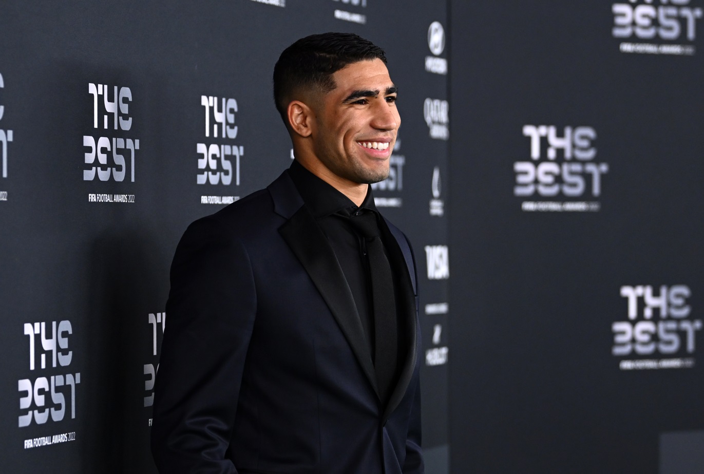  قراء ماركا يختارون حكيمي ضمن أفضل 11 لاعب في العالم 