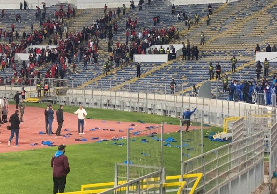 محكمة البيضاء تدين 10 من مشجعي اتحاد طنجة بأربعة أشهر نافذة