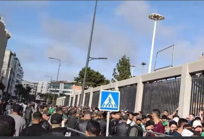  الاتحاد الإفريقي يصدر بيانا بخصوص أحداث مباراة الرجاء والأهلي 