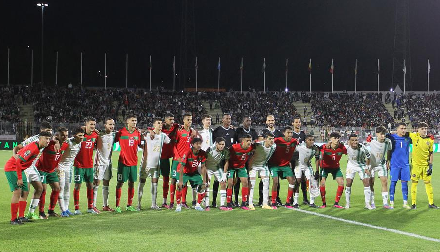 فتيان المغرب والجزائر.. العناق قبل الشقاق !