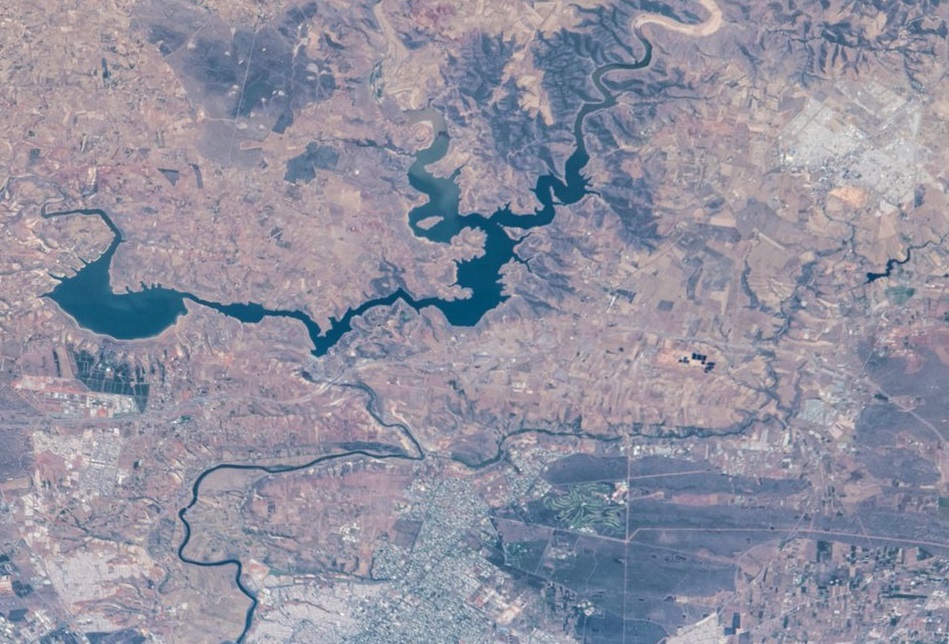 رائد الفضاء الإماراتي سلطان النيادي يشارك صورة للمغرب من الفضاء ويبدي انبهاره به