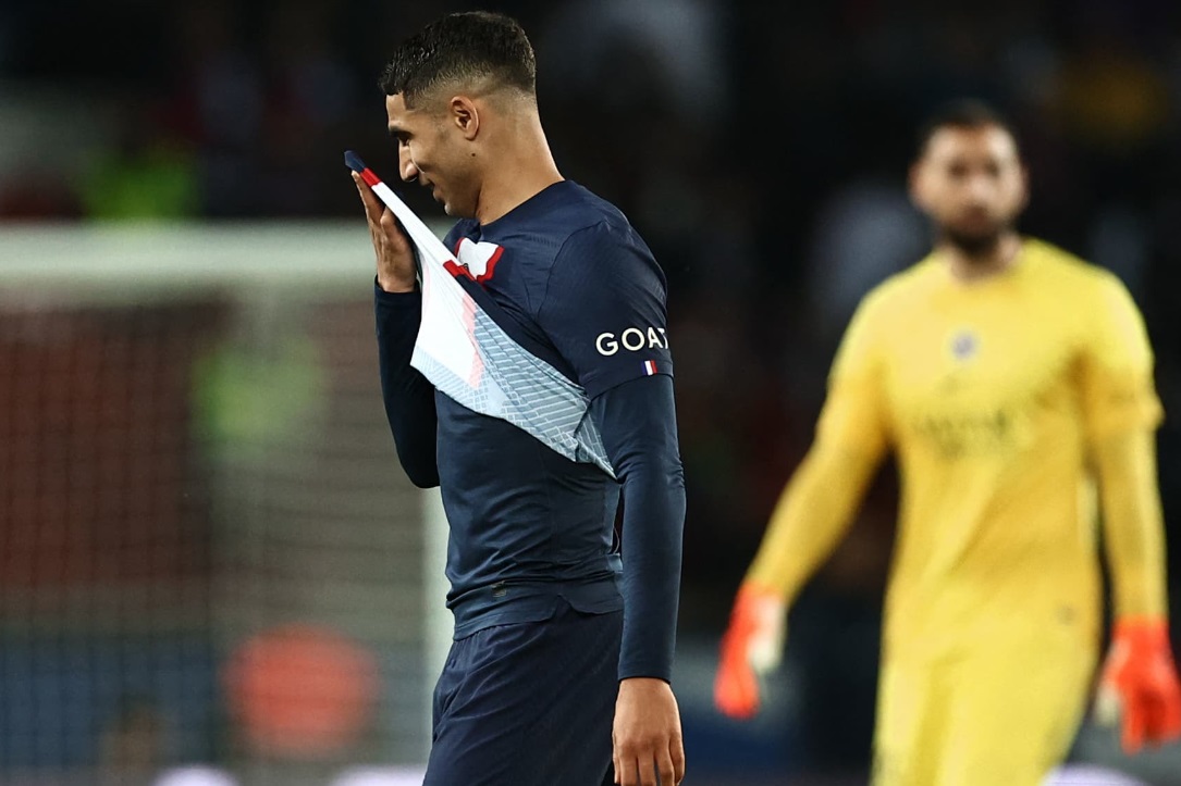 حكيمي في ورطة جديدة بسبب ميسي