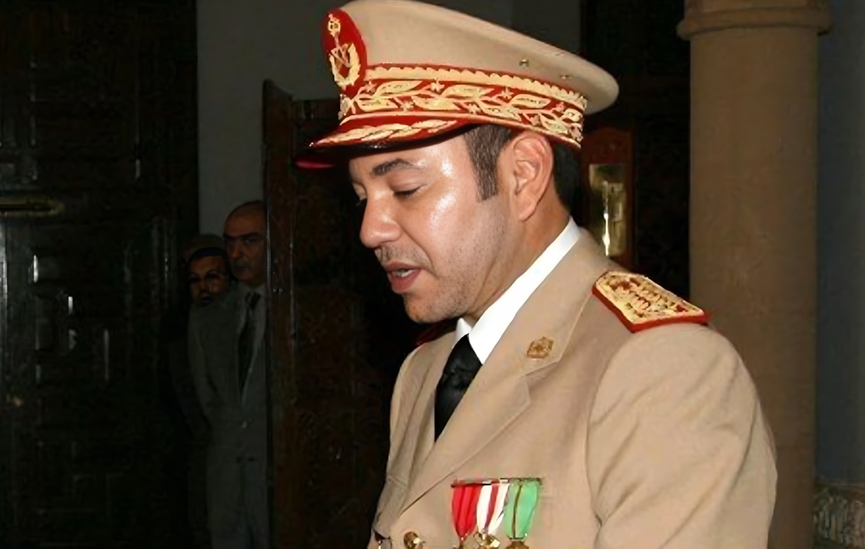 الملك يدعو قيادات الجيش إلى تطوير منظومة التخطيط ويعلن إنشاء المركز الملكي للدراسات وأبحاث الدفاع