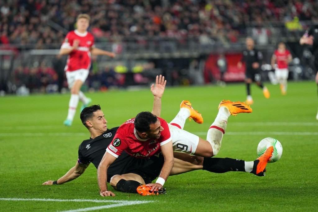 انضمام نايف أكرد إلى ليفربول "أولوية"