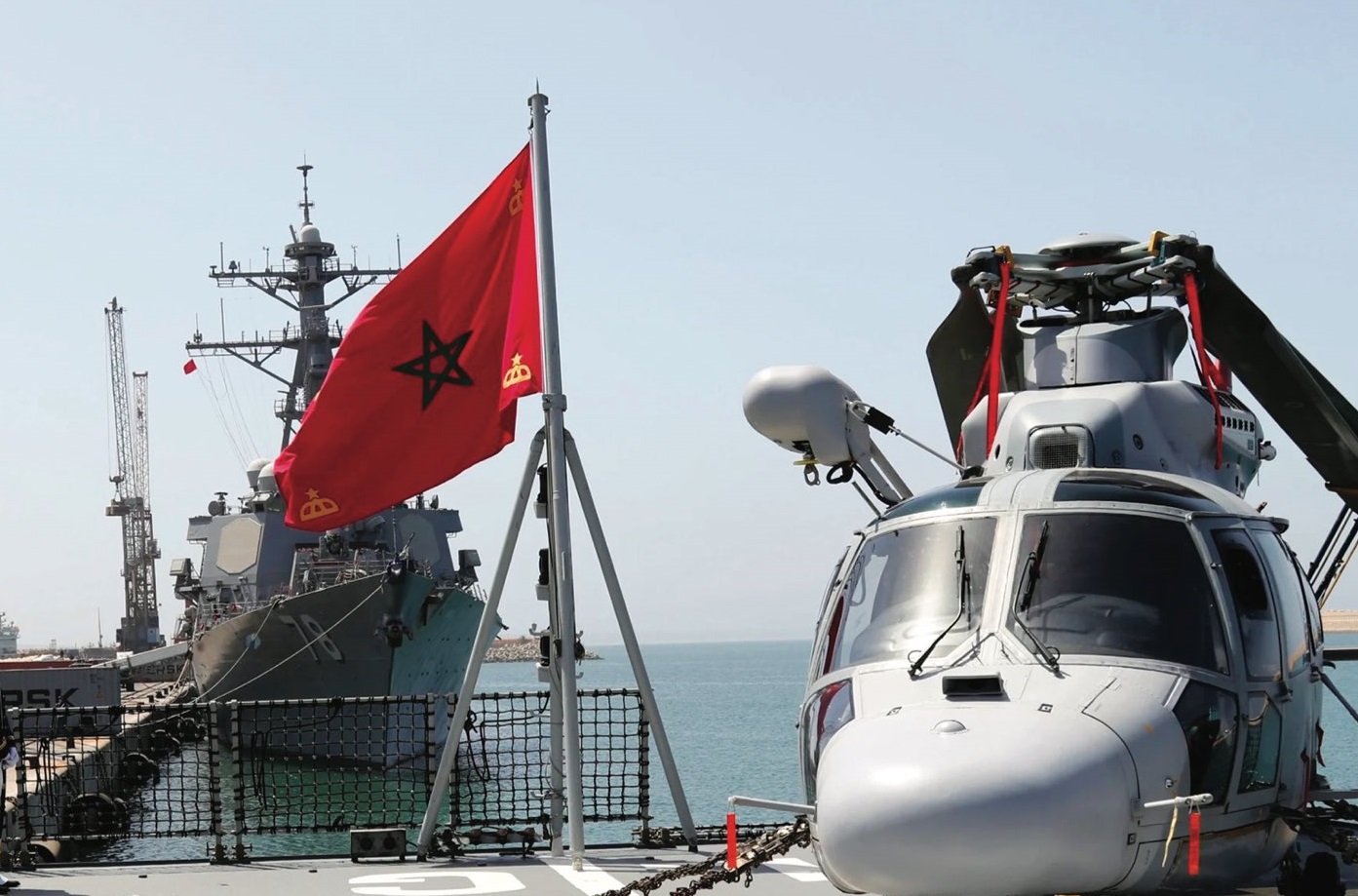  البحرية الملكية تعترض قوارب تقل 190 مهاجرا غير نظامي 