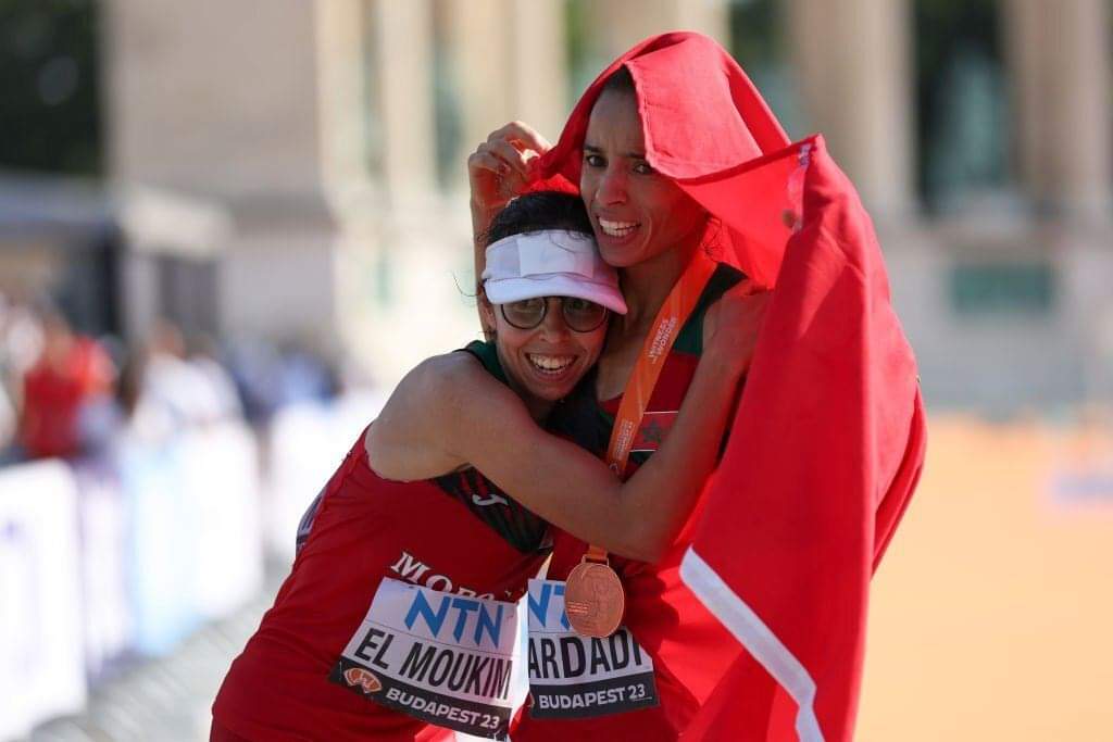 المغربية فاطمة الزهراء كردادي تفوز بالميدالية البرونزية لسباق الماراثون سيدات