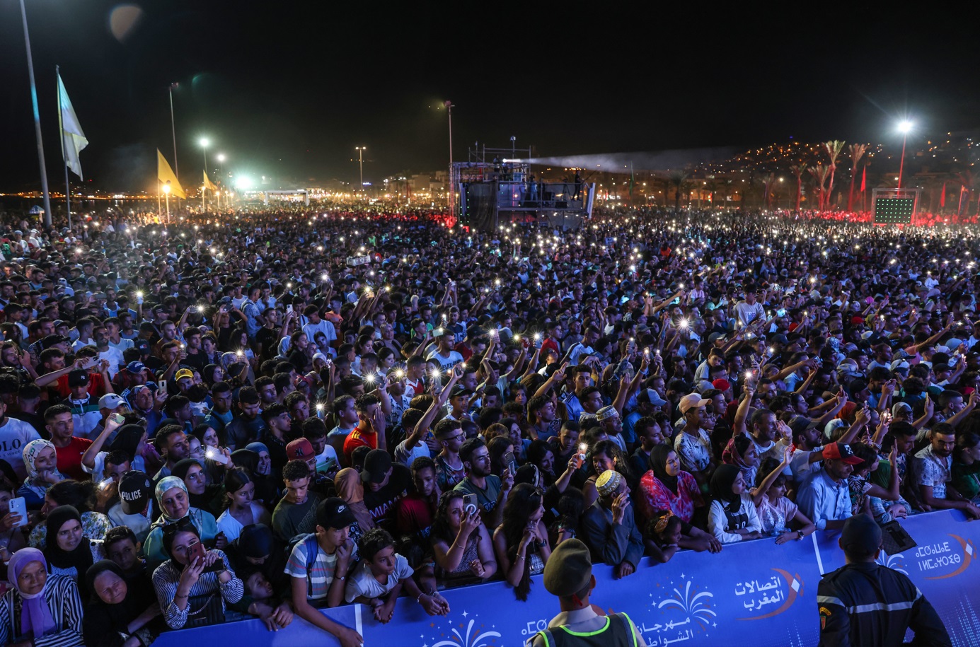 حضور جماهيري قياسي في حفلات مهرجان الشواطئ بمناسبة عيد العرش