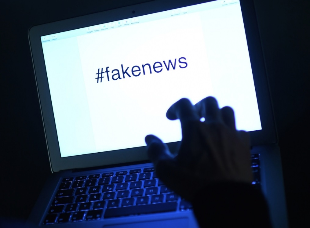 الأخبار الزائفة.. جائحة أخرى يتعين كسر سلسلة انتقالها