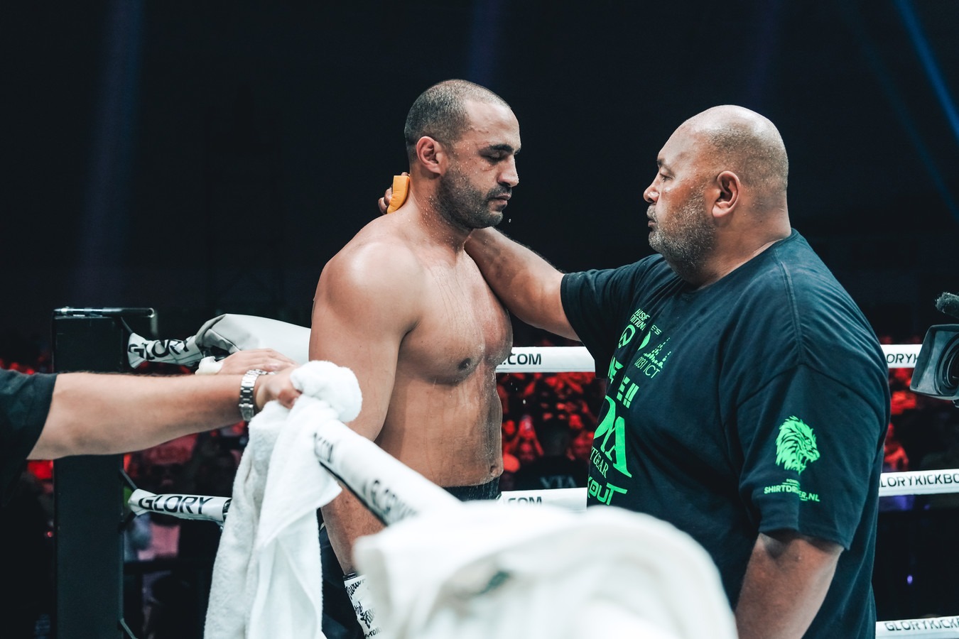  رغم الهزائم المتتالية.. بدر هاري يرغب في "قتال أخير" 